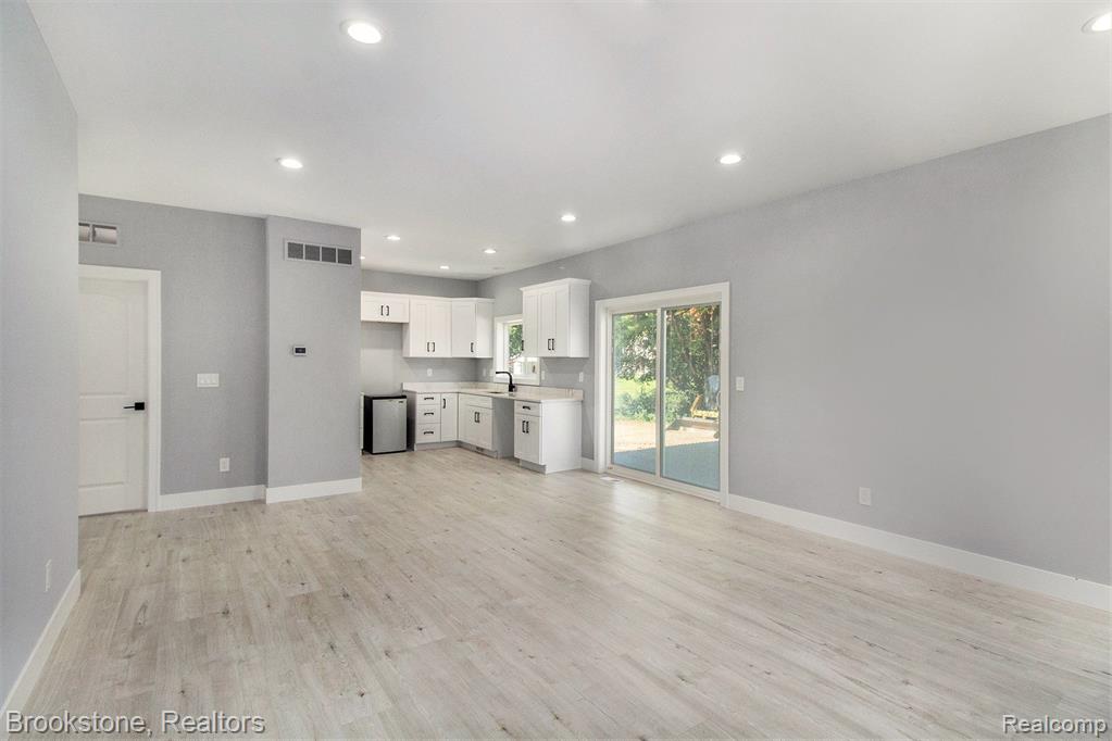 4319 Major Avenue, Waterford, MI 48329 — Photo 9