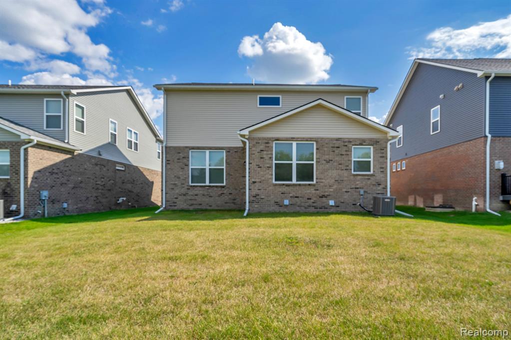 49746 SHORELINE Drive, Canton, MI 48187 — Photo 32