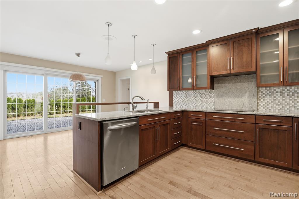 2084 Wabeek Hill Court, Bloomfield Hills, MI 48302 — Photo 19