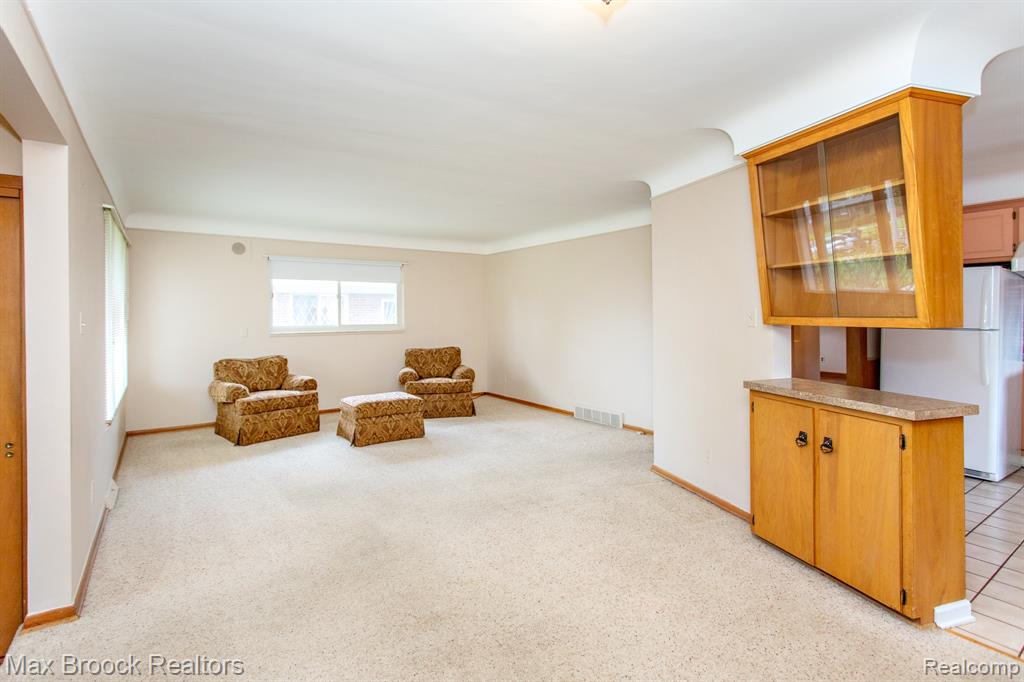 13565 Dixie, Redford, MI 48239 — Photo 8