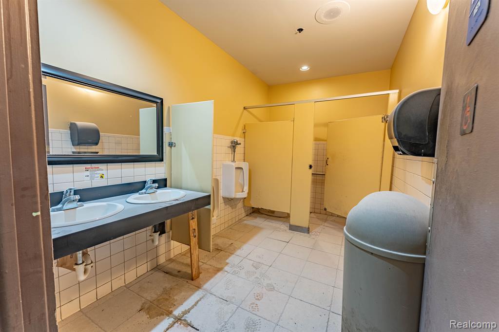 43734 Schoenherr, Sterling Heights, MI 48313 — Photo 20