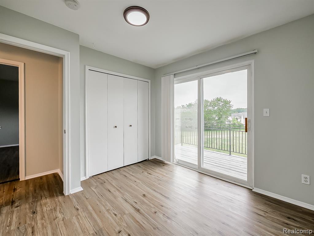 211 Summit Ridge, White Lake, MI — Photo 18