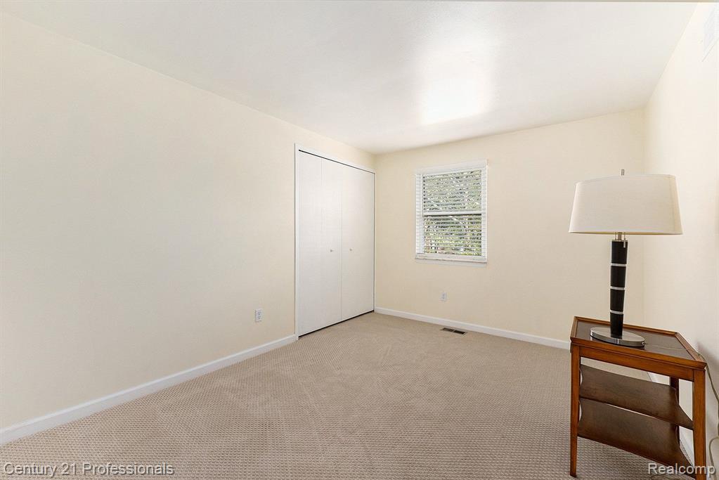5800 CLIFFSIDE Drive, Troy, MI 48085 — Photo 17