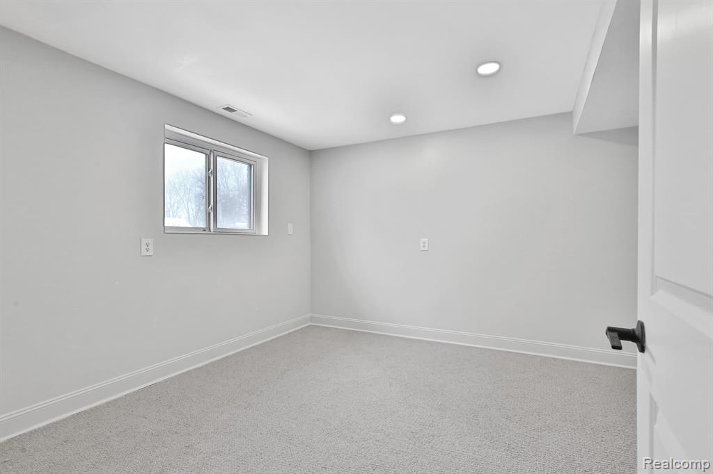 39920 BAROQUE Boulevard, Clinton Twp, MI 48038 — Photo 22