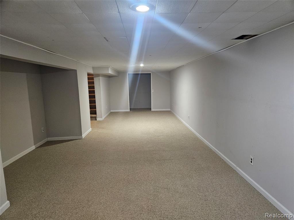 9356 Elaine Drive, Swartz Creek, MI 48473 — Photo 16