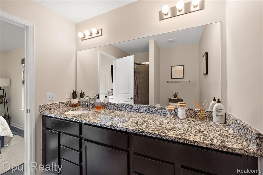 442 N WIXOM Road, Wixom, MI 48393 — Photo 23