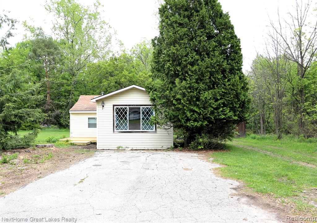 6259 MERCURY Avenue, Burton, MI 48509 — front exterior
