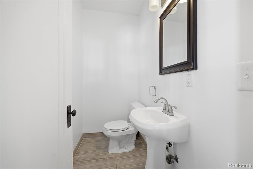 827 Longfellow Avenue, Royal Oak, MI 48067 — Photo 6