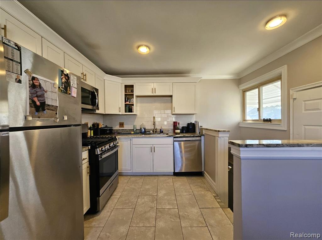 16830 S Stephens Drive E, Eastpointe, MI 48021 — Photo 15