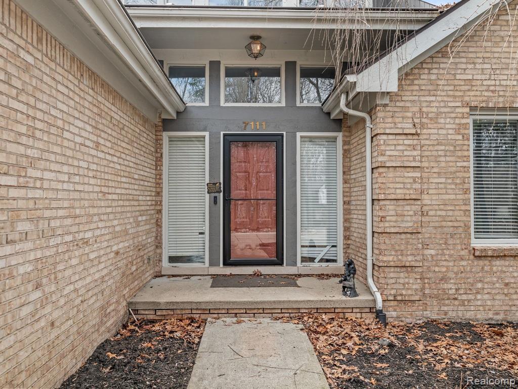 7111 Elder Court S, West Bloomfield, MI 48324 — Photo 8