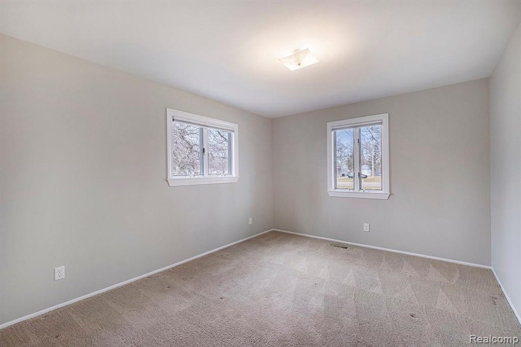 6040 E HILL Road, Grand Blanc, MI 48439 — Photo 12