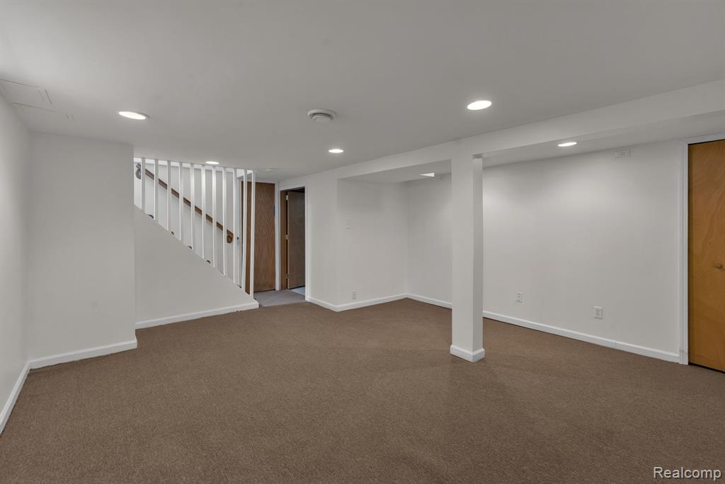 10015 Marion, Redford, MI 48239 — Photo 33