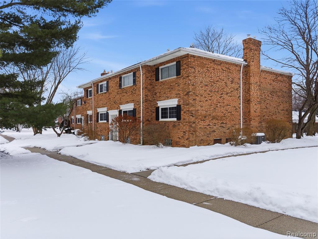 607 E Fox Hills E Drive, Bloomfield Hills, MI 48304 — Photo 27