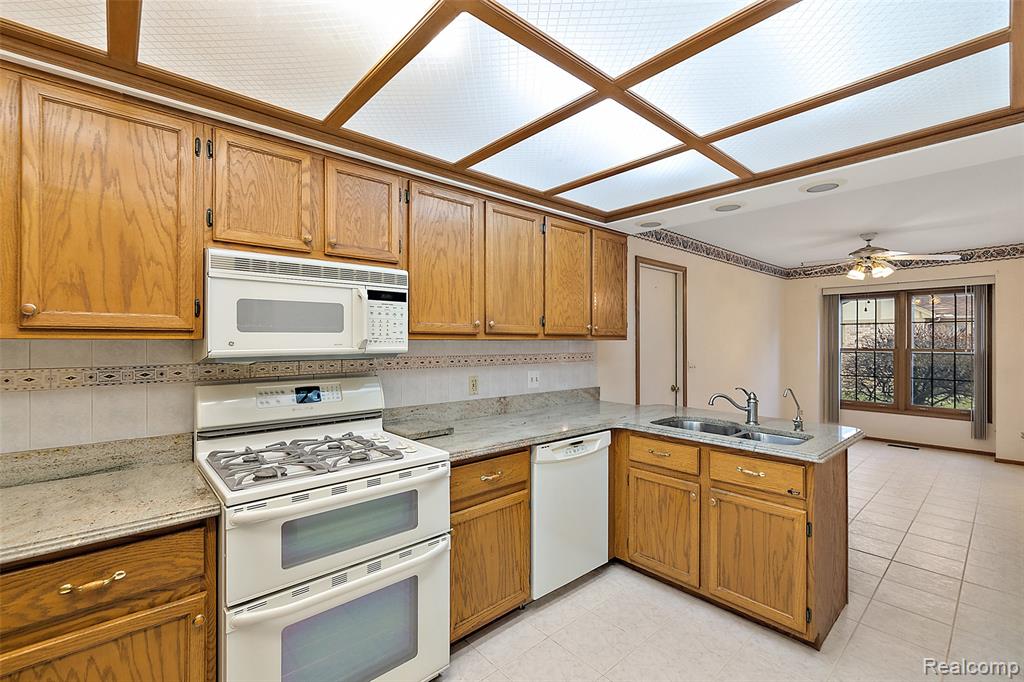 42590 Schienle Lane, Clinton Twp, MI 48038 — Photo 33