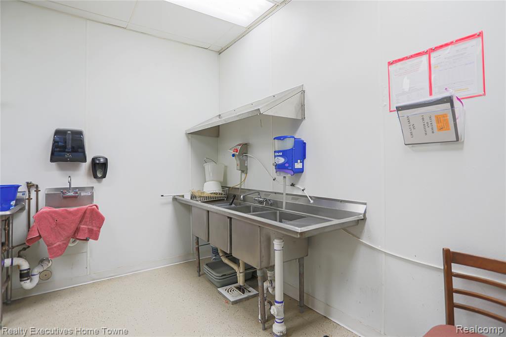 9334 River Road, Algonac, MI, 48001