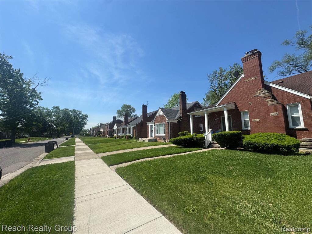 15371 Heyden Street - Photo 4