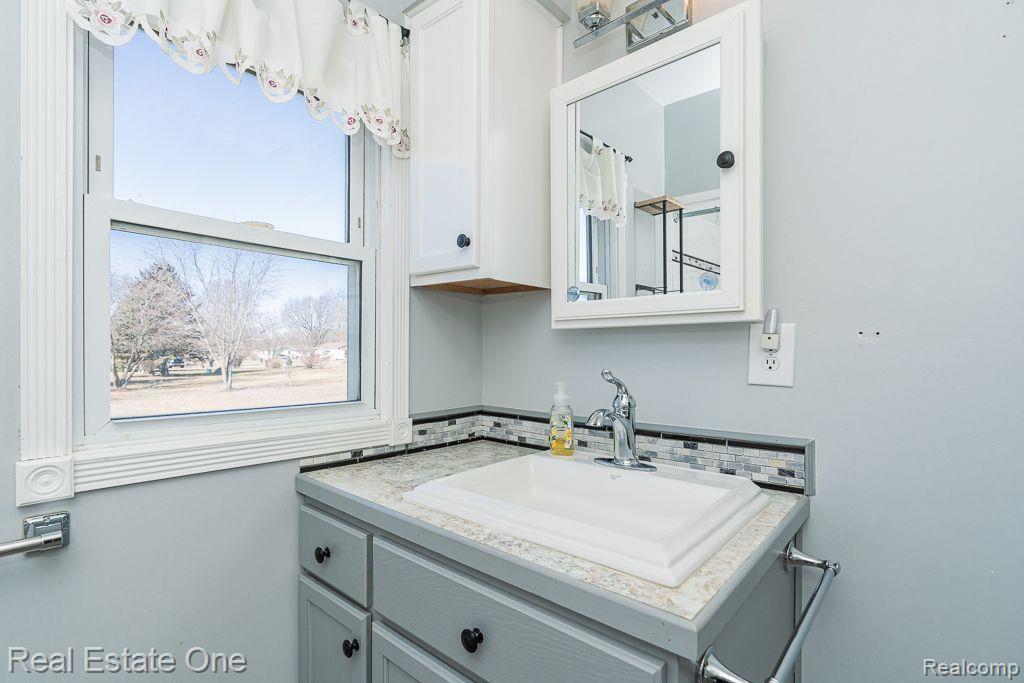 5495 WILSON Road, Columbiaville, MI 48421 — Photo 10