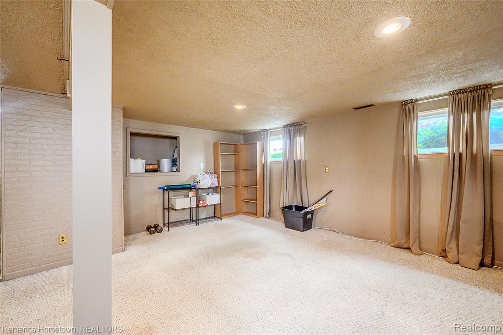 6842 Geronimo Street, Westland, MI — Photo 18