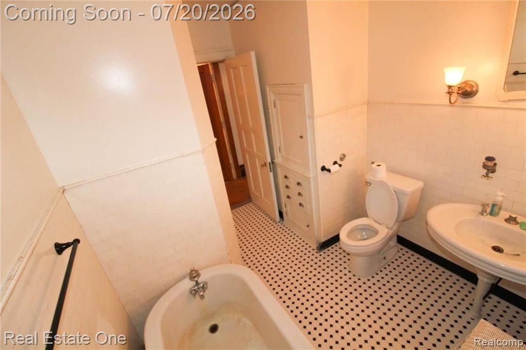 90 EDISON Street, Detroit, MI 48202 — Photo 33