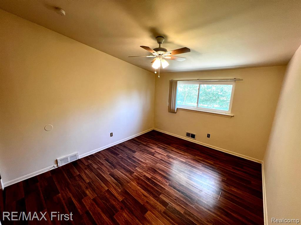 31030 E COUSINO Drive N, Warren, MI 48092 — Photo 10