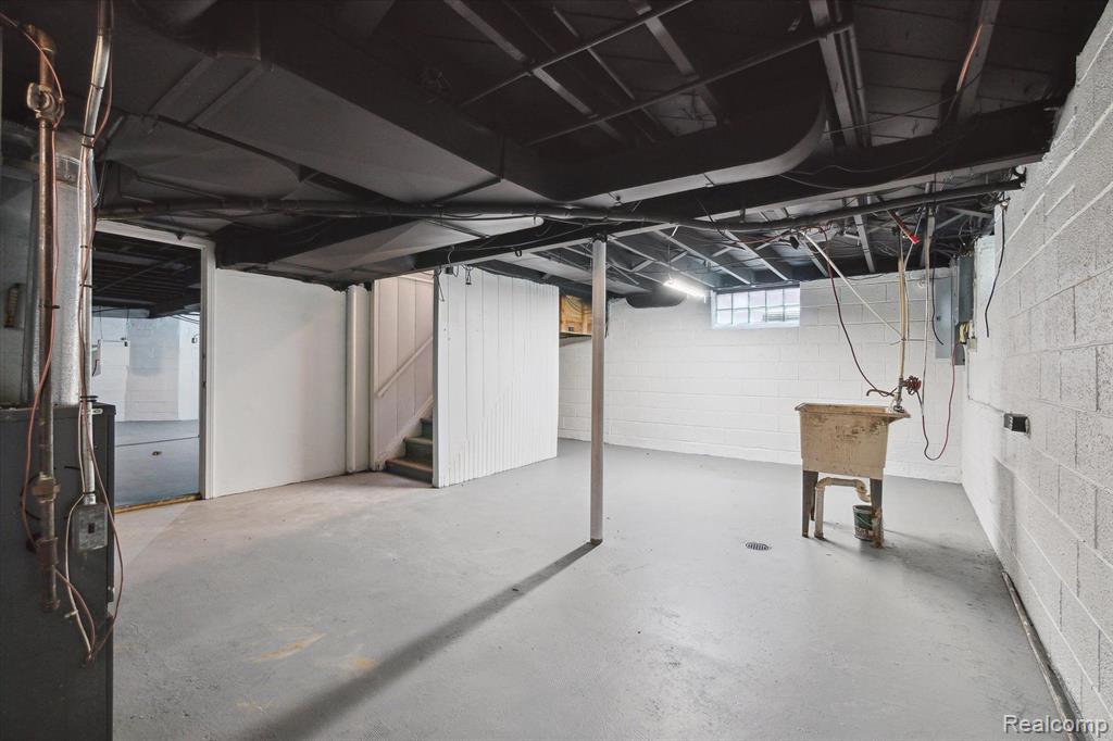 6445 LONDON Street, Detroit, MI 48221 — Photo 32
