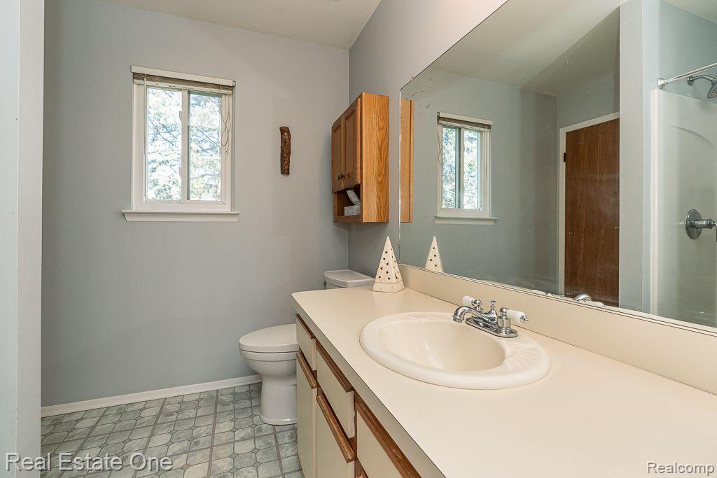 6472 LOCHAVEN Lane, Waterford, MI 48327 — Photo 16