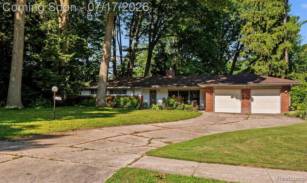 23251 Cass Avenue, Farmington, MI 48335