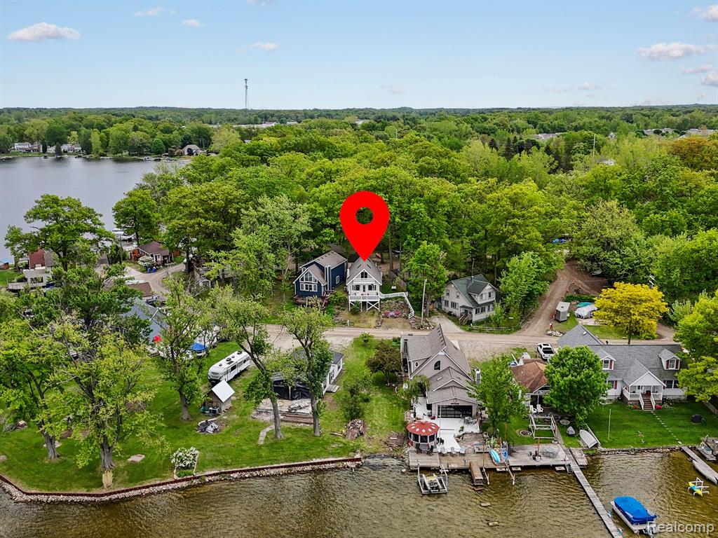 5332 WILDWOOD Drive, Howell, MI 48843 — Photo 2