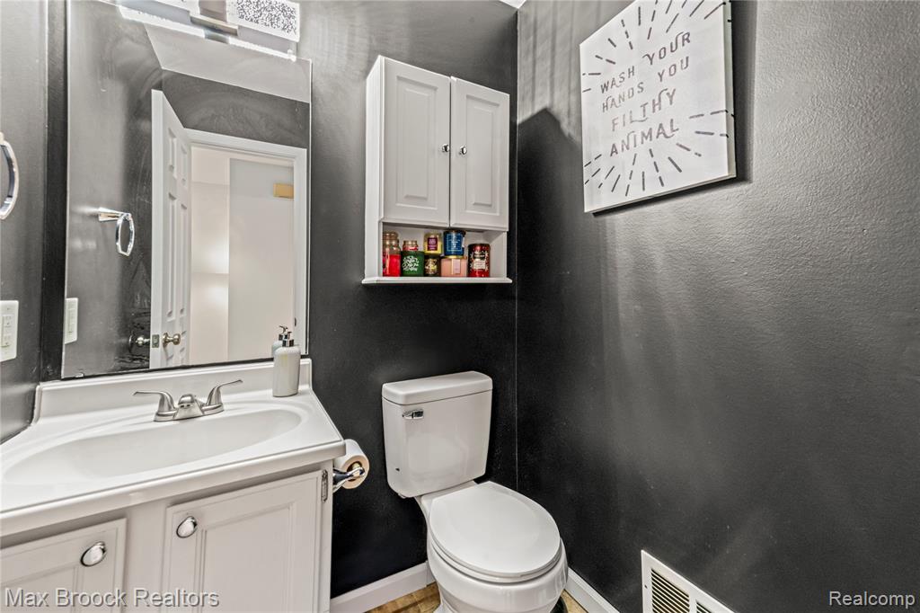 8185 S Huron River Drive, Ypsilanti, MI 48197 — Photo 5