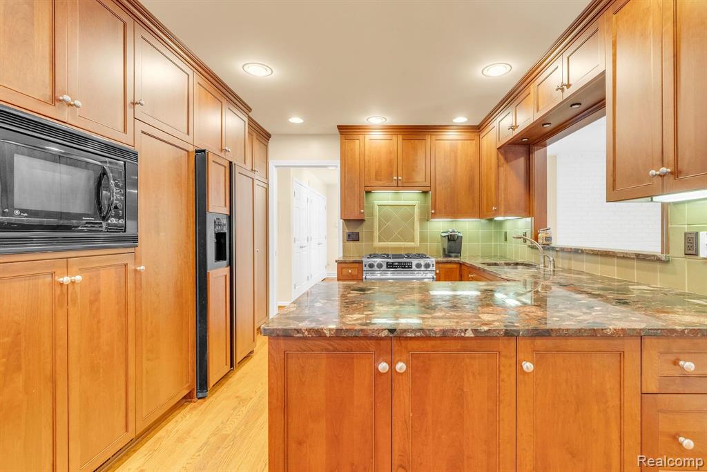 8378 OLD PLANK Road, Grand Blanc, MI 48439 — Photo 17