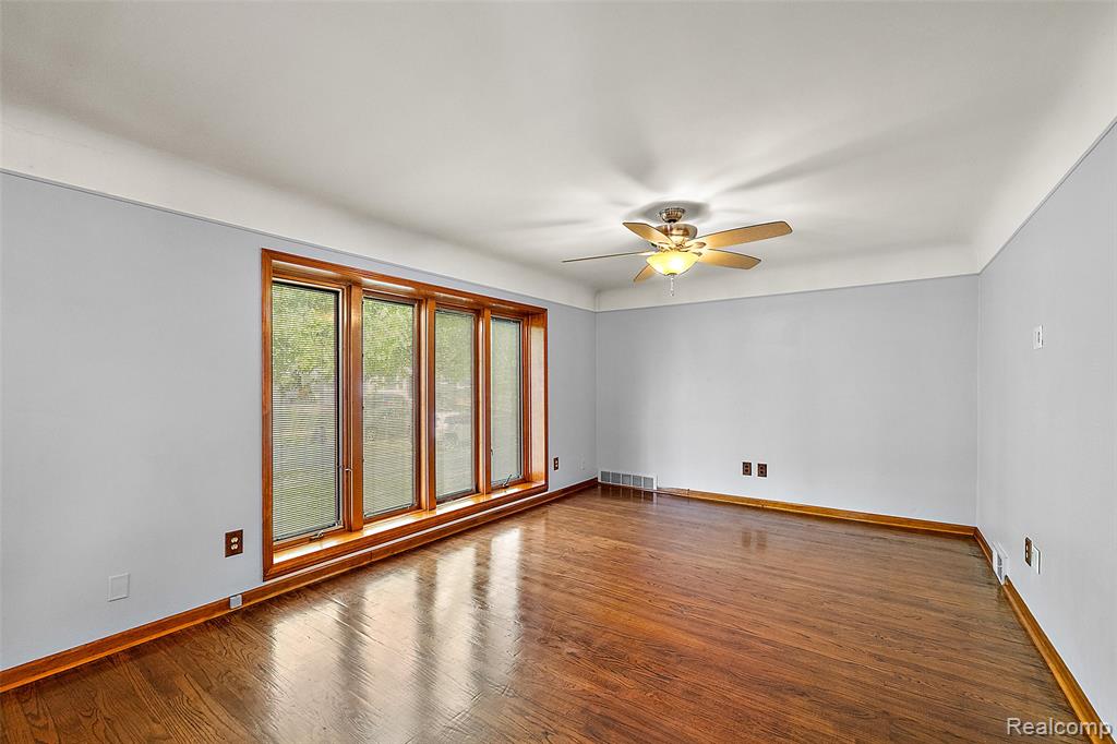637 S Edgeworth Avenue, Royal Oak, MI 48067 — Photo 17