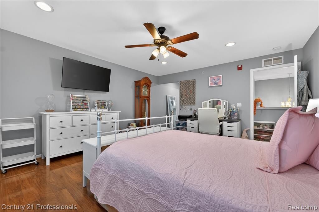 45555 Hidden View Court, 6 Mile Rd, Utica, MI 48315 — Photo 14