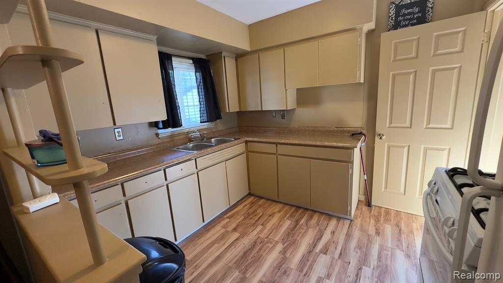 5714 Suburban Court, Flint, MI 48505 — Photo 5