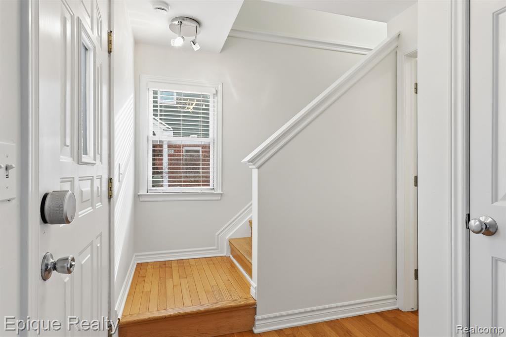 535 W Marshall Street, Fenton, MI 48220 — Photo 11