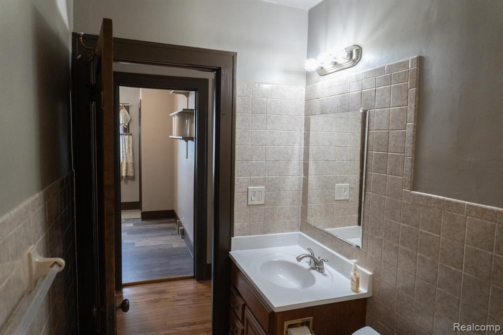 825 Frank Street, Flint, MI 48504 — Photo 18
