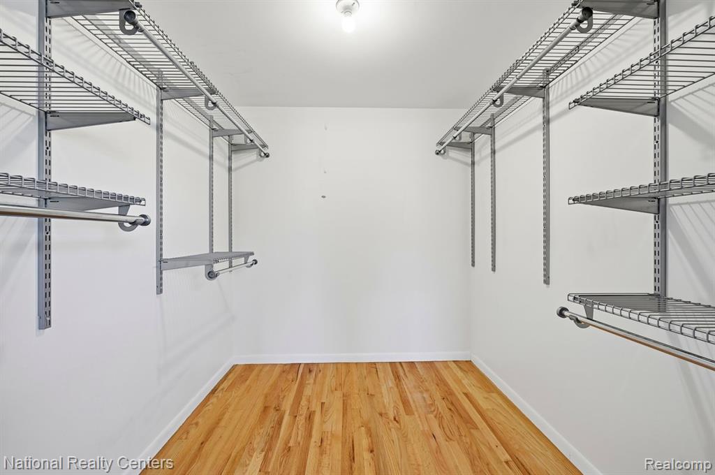 5595 Birdview Heights, Orchard Lake Village, MI 48324 — Photo 18