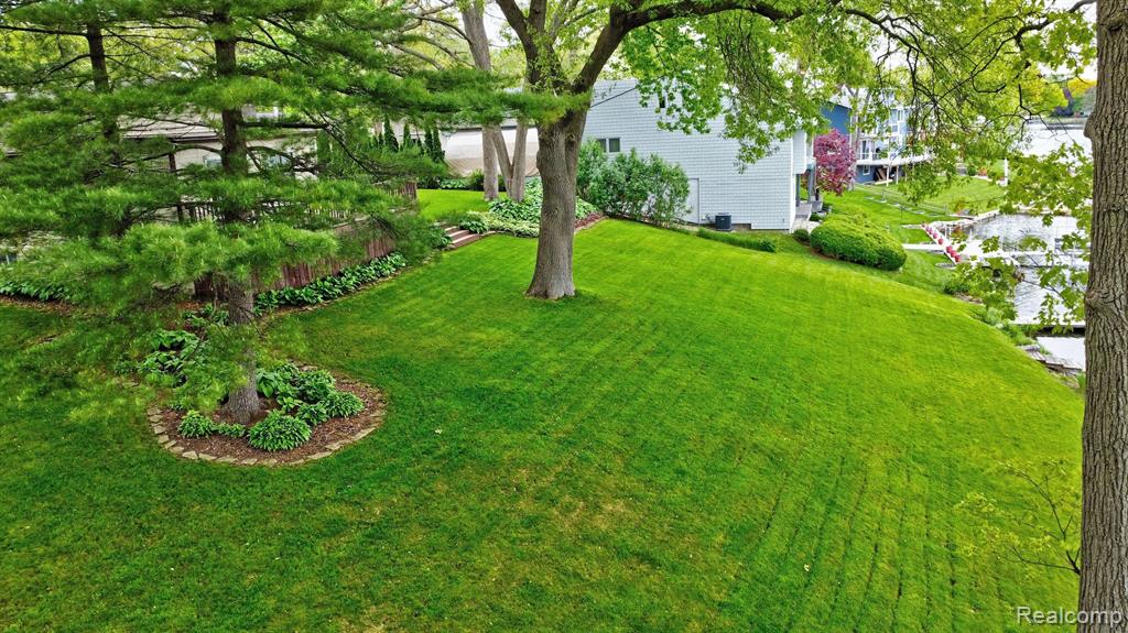 4030 ROLLINS Avenue, Waterford, MI 48329 — Photo 36