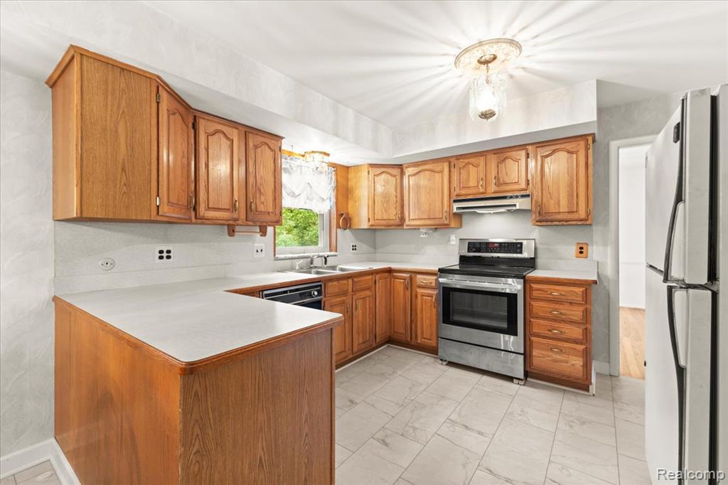 5710 Hobnail Circle, West Bloomfield, MI — Photo 19