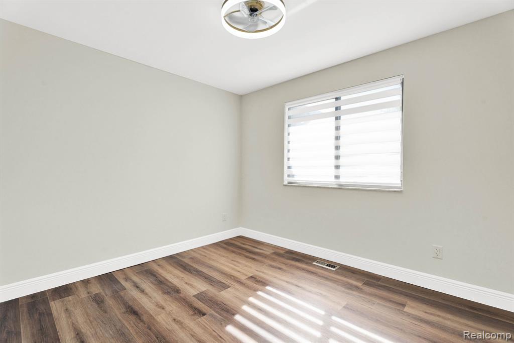 40206 Ashland Drive, Sterling Heights, MI 48313 — Photo 29