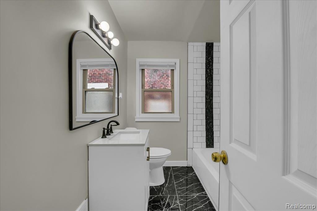 8882 Warwick Street, Detroit, MI 48228 — Photo 14