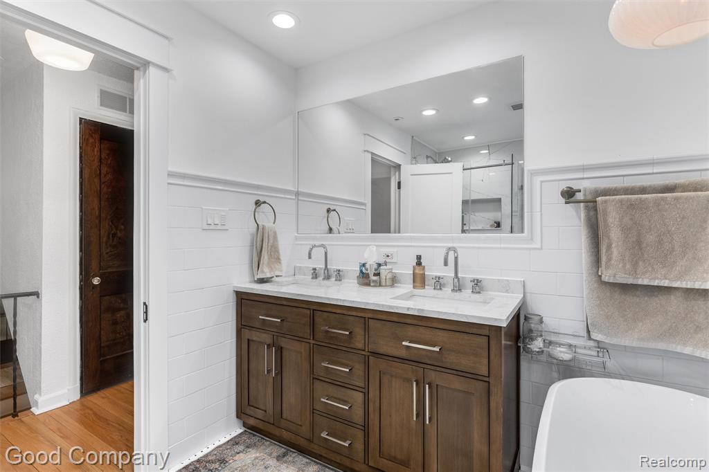 641 W WOODLAND Street, Ferndale, MI 48220 — Photo 35