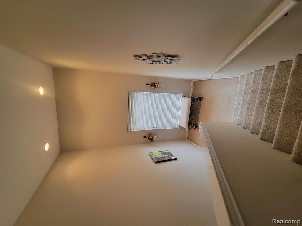 10224 Wellington Drive, Clarkston, MI 48348 — Photo 9