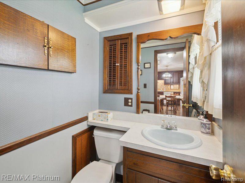 2338 ROSELAWN Street, Wolverine Lake, MI 48390 — Photo 11