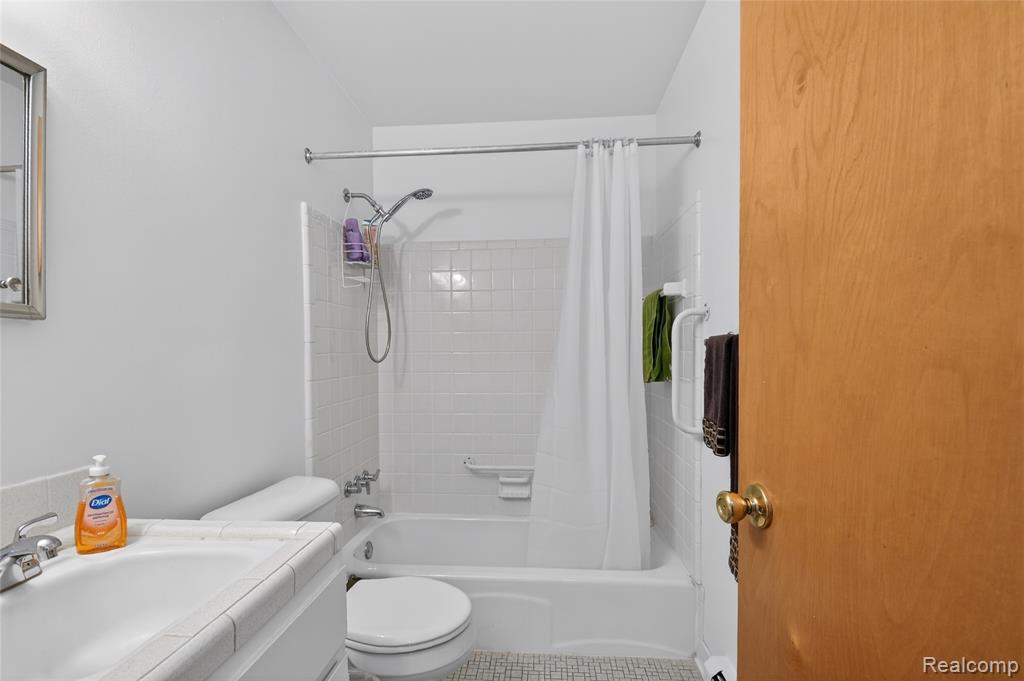 5959 Alan Drive, 50, Brighton, MI 48116 — Photo 13