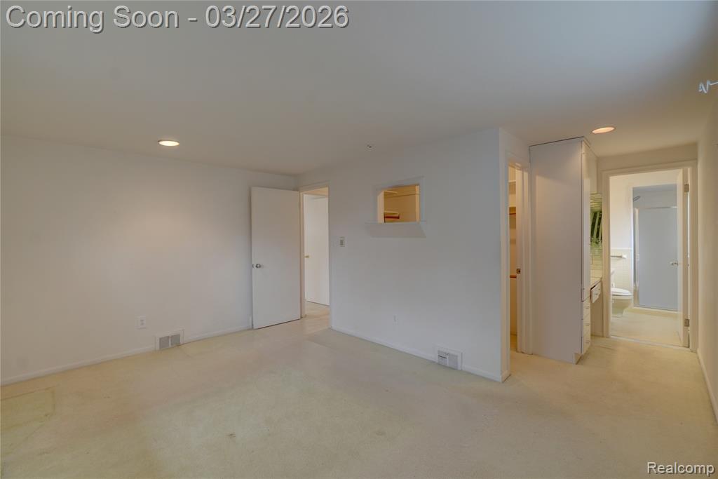 6974 Woodside Trail, West Bloomfield, MI — Photo 20