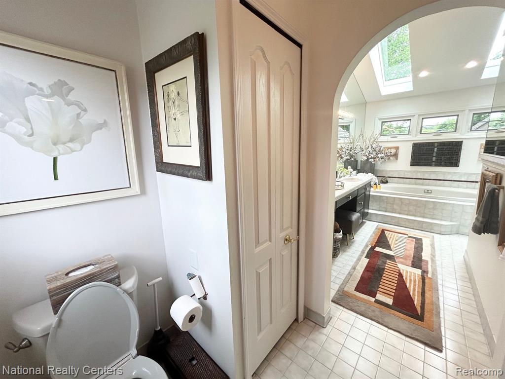 35573 CROSS CREEK N, Farmington Hills, MI 48331 — Photo 63