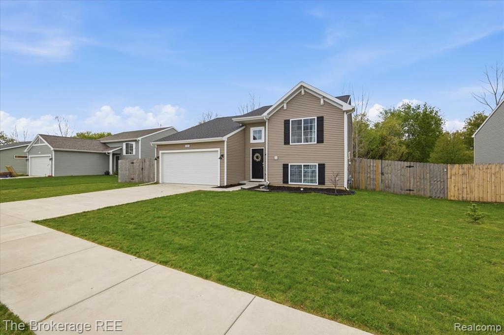 223 Creek Pointe Circle, Durand, MI 48429 — Photo 5