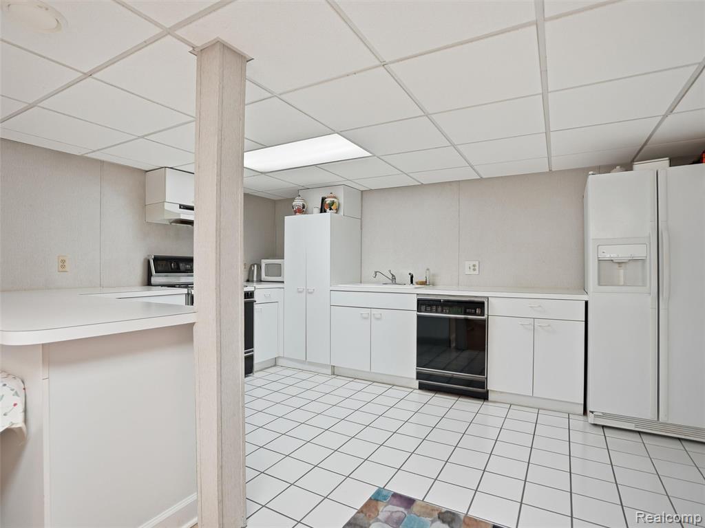 3827 Manchester Court, Bloomfield Hills, MI 48302 — Photo 42