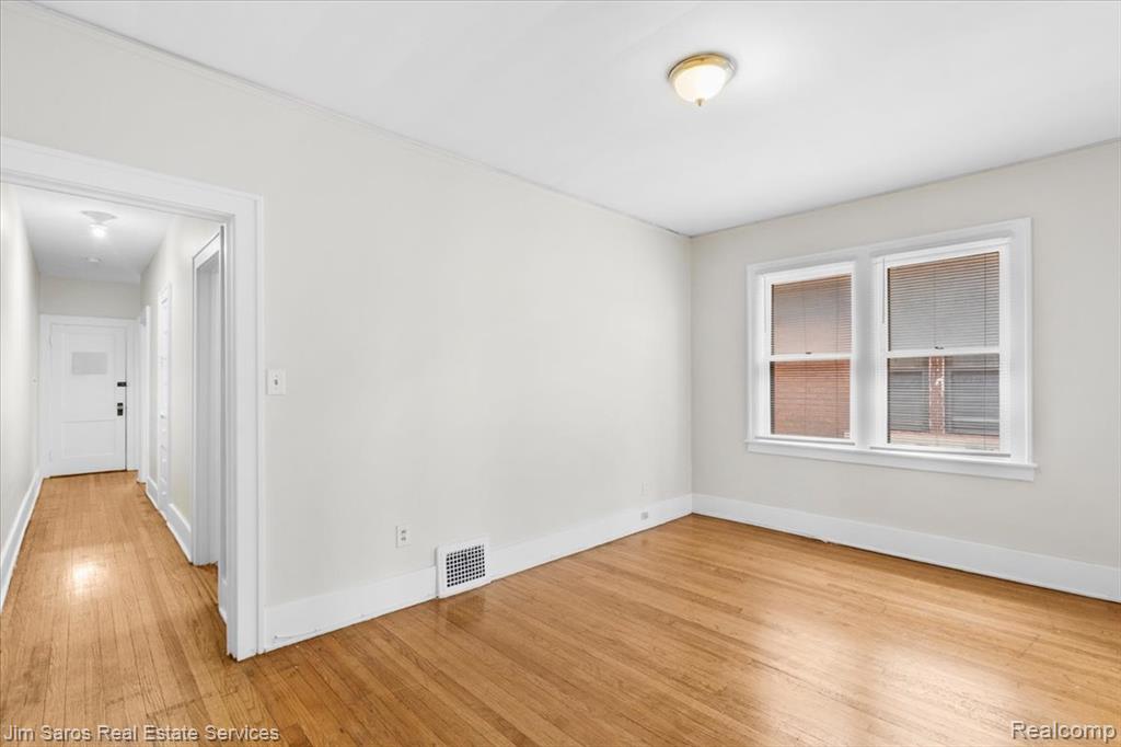 981 2N Beaconsfield Avenue, Grosse Pointe, MI 48230 — Photo 7