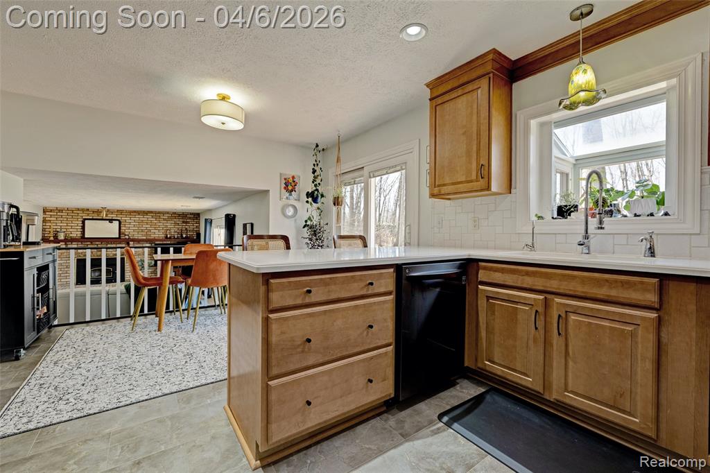 6332 Laura Lane, Flint, MI 48507 — Photo 8